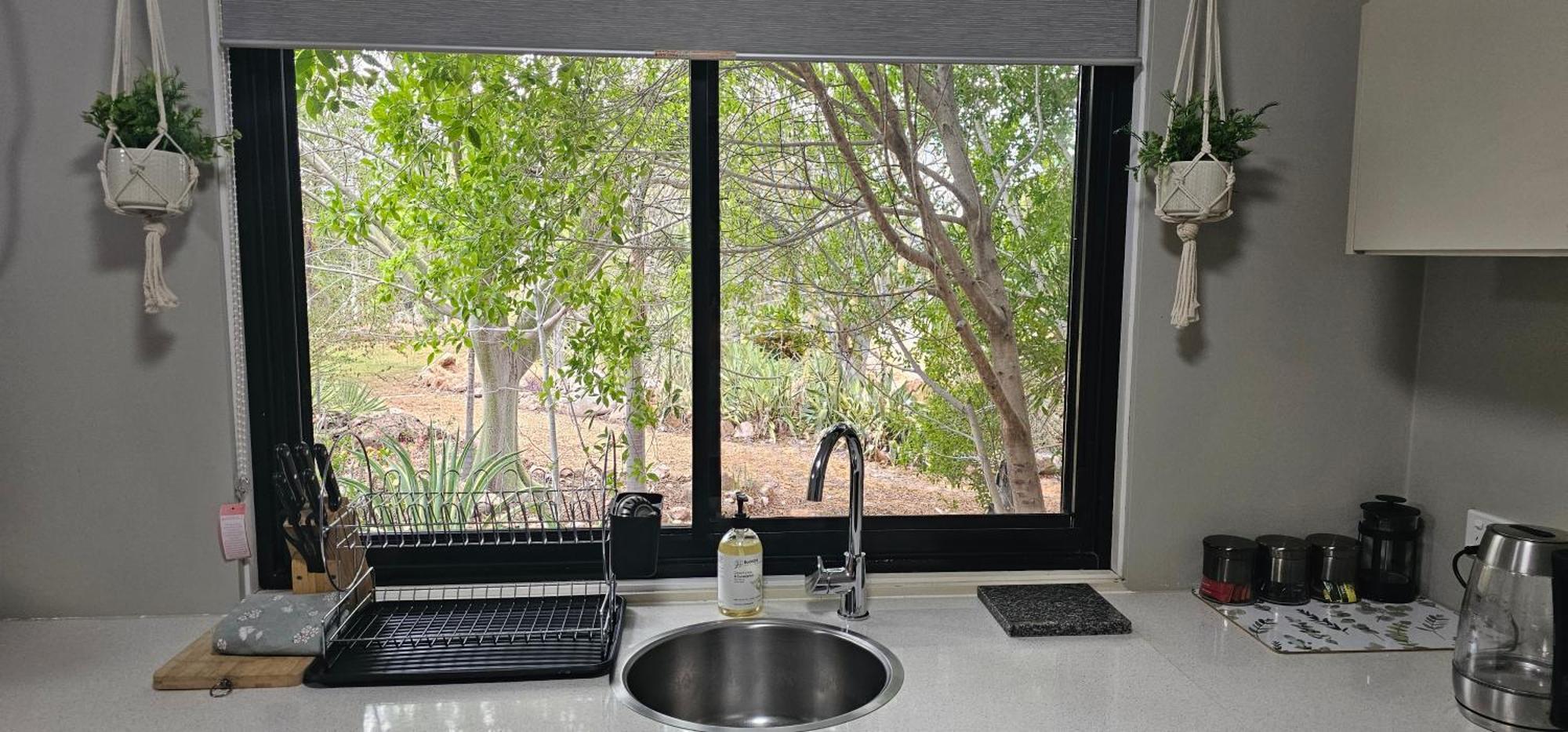 Almost Off Grid Tranquillity Katherine Esterno foto